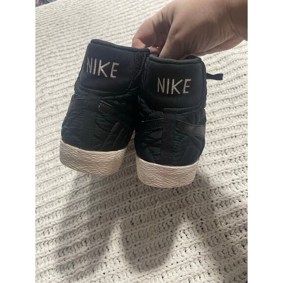 Nike Blazer Mid Premium SE Quilted Sneakers Womens US 11 EU 43 Black 857664 001 - Picture 6 of 11